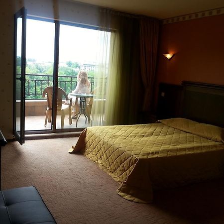 Boliari Hotel เวลีคอเทอร์โนโว ภายนอก รูปภาพ