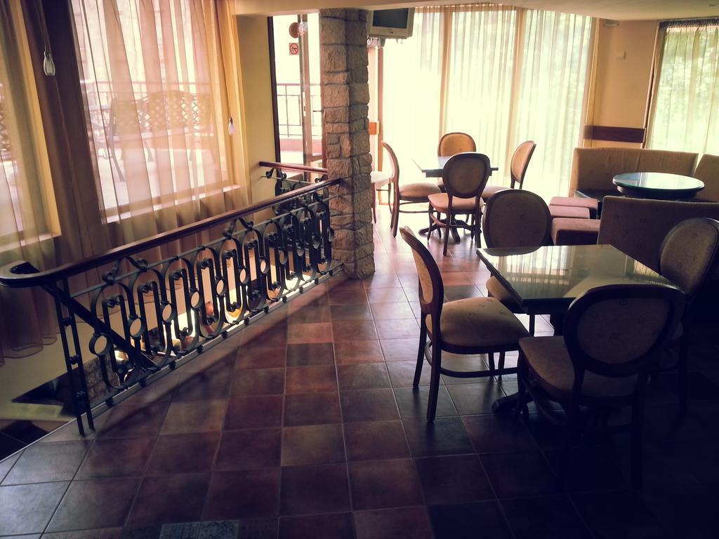 Boliari Hotel เวลีคอเทอร์โนโว ภายนอก รูปภาพ