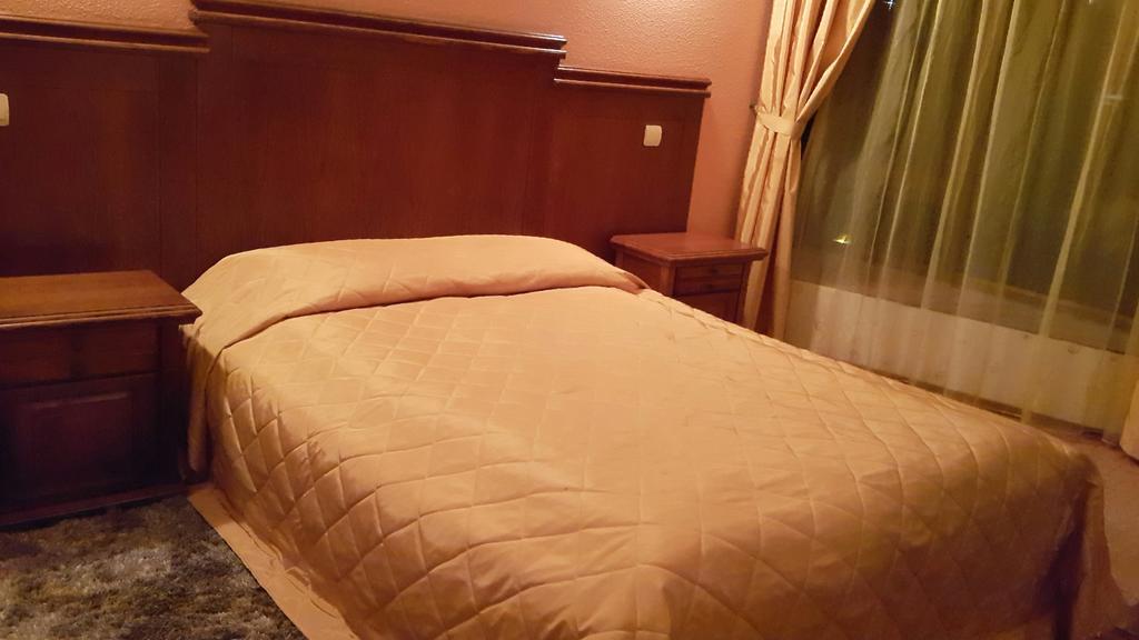 Boliari Hotel เวลีคอเทอร์โนโว ภายนอก รูปภาพ