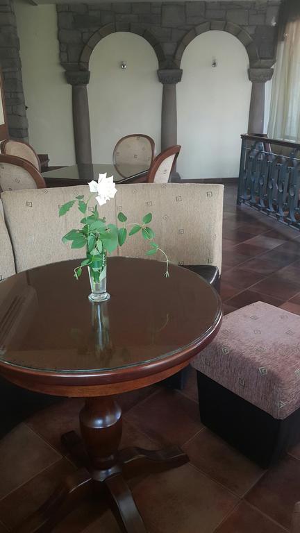 Boliari Hotel เวลีคอเทอร์โนโว ภายนอก รูปภาพ
