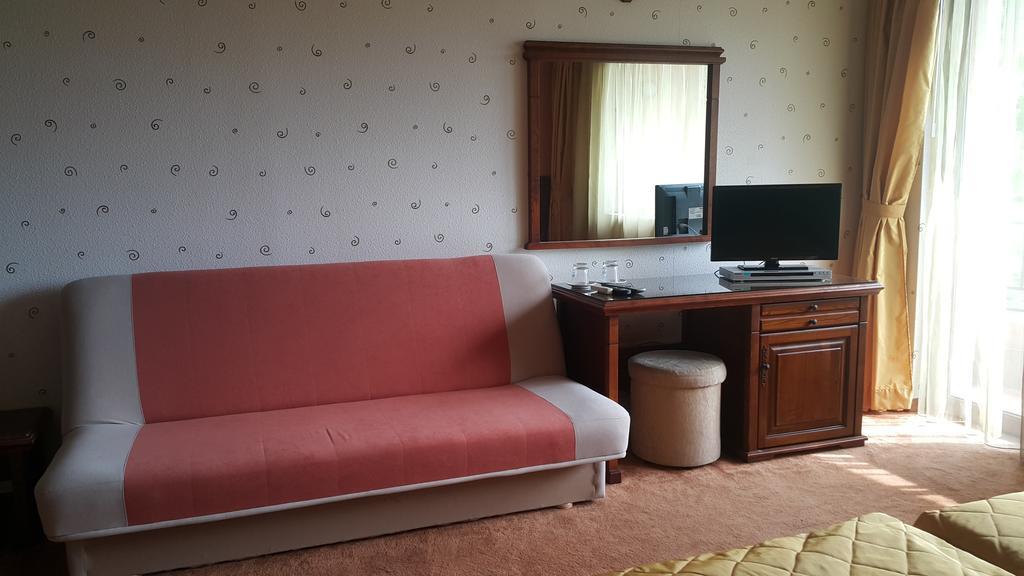 Boliari Hotel เวลีคอเทอร์โนโว ภายนอก รูปภาพ