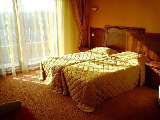 Boliari Hotel เวลีคอเทอร์โนโว ภายนอก รูปภาพ